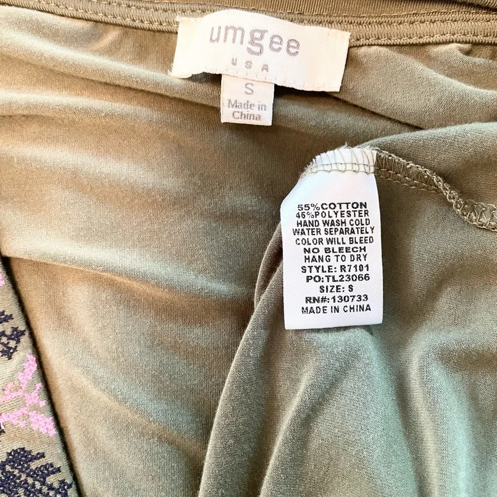 Umgee Dolman Sleeve V-neck Shift Dress - Picture 6 of 6